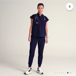 Figs Scrub Set Rafaela Oversized Scrub Top and Zamora Jogger Scrub Pants